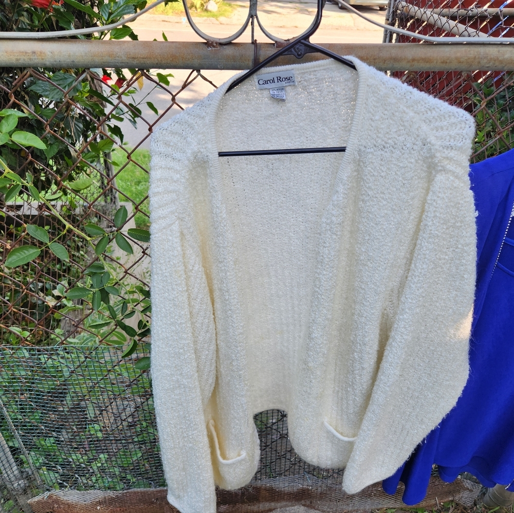 Carol Rose soft white cardigan Carol Rose size ..very good condition plus size!!